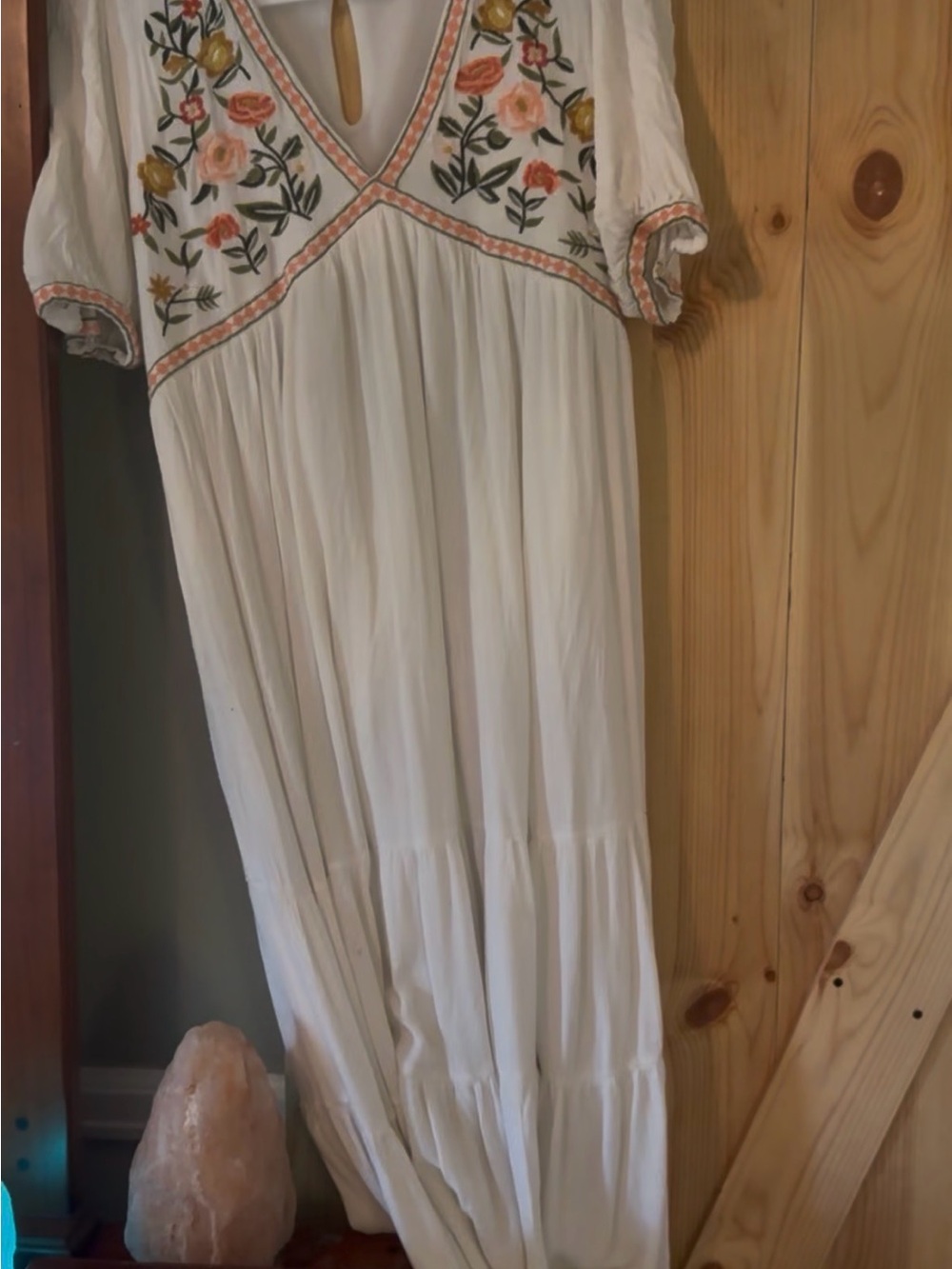 PinkBlush Ivory Floral Embroidered Midi Dress size L